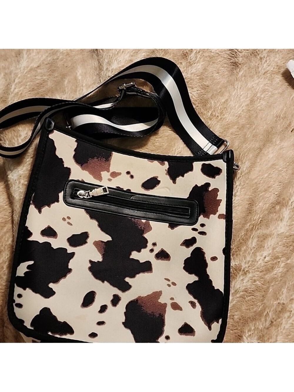 Jen & Co Jolee Washable Neoprene Crossbody with Guitar Strap - Picture 1 of 6
